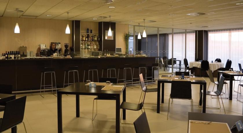 Azz Pamplona Norte Hotel Berriozar ภายนอก รูปภาพ