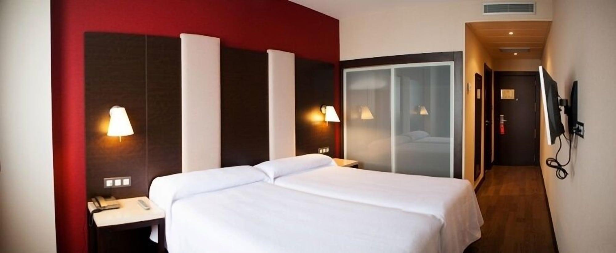Azz Pamplona Norte Hotel Berriozar ภายนอก รูปภาพ