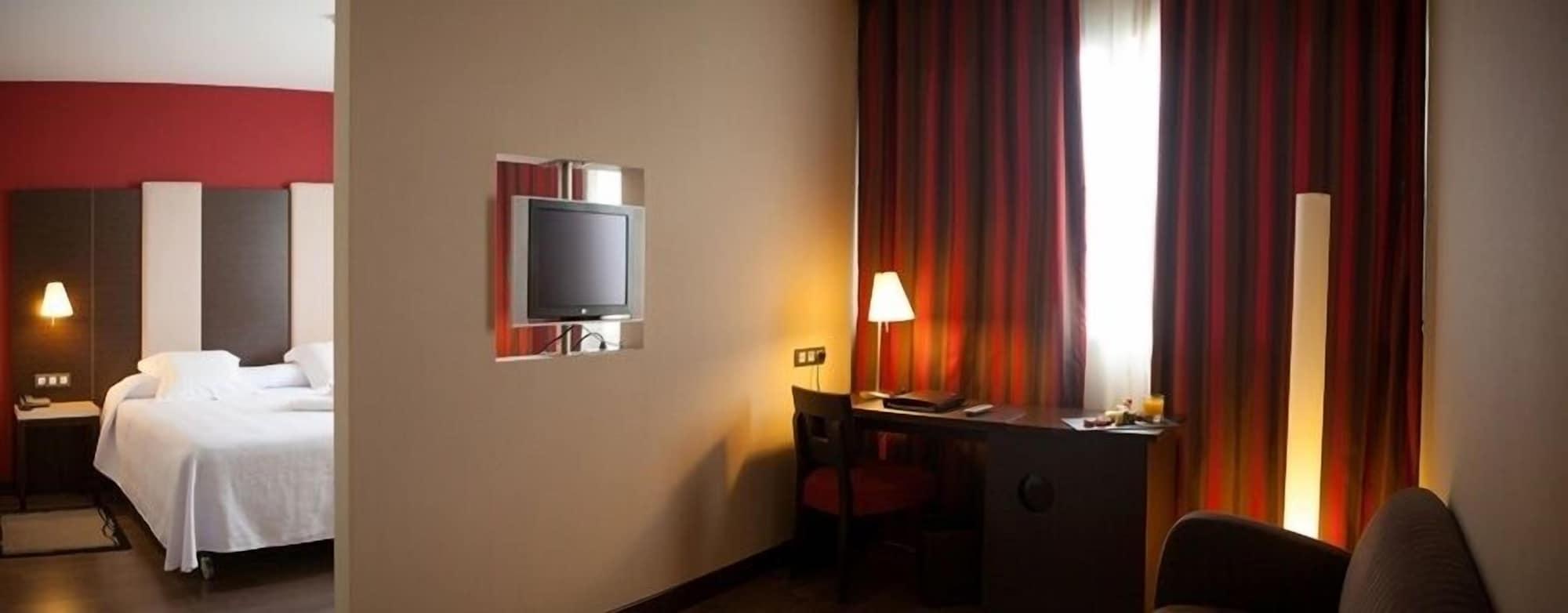 Azz Pamplona Norte Hotel Berriozar ภายนอก รูปภาพ