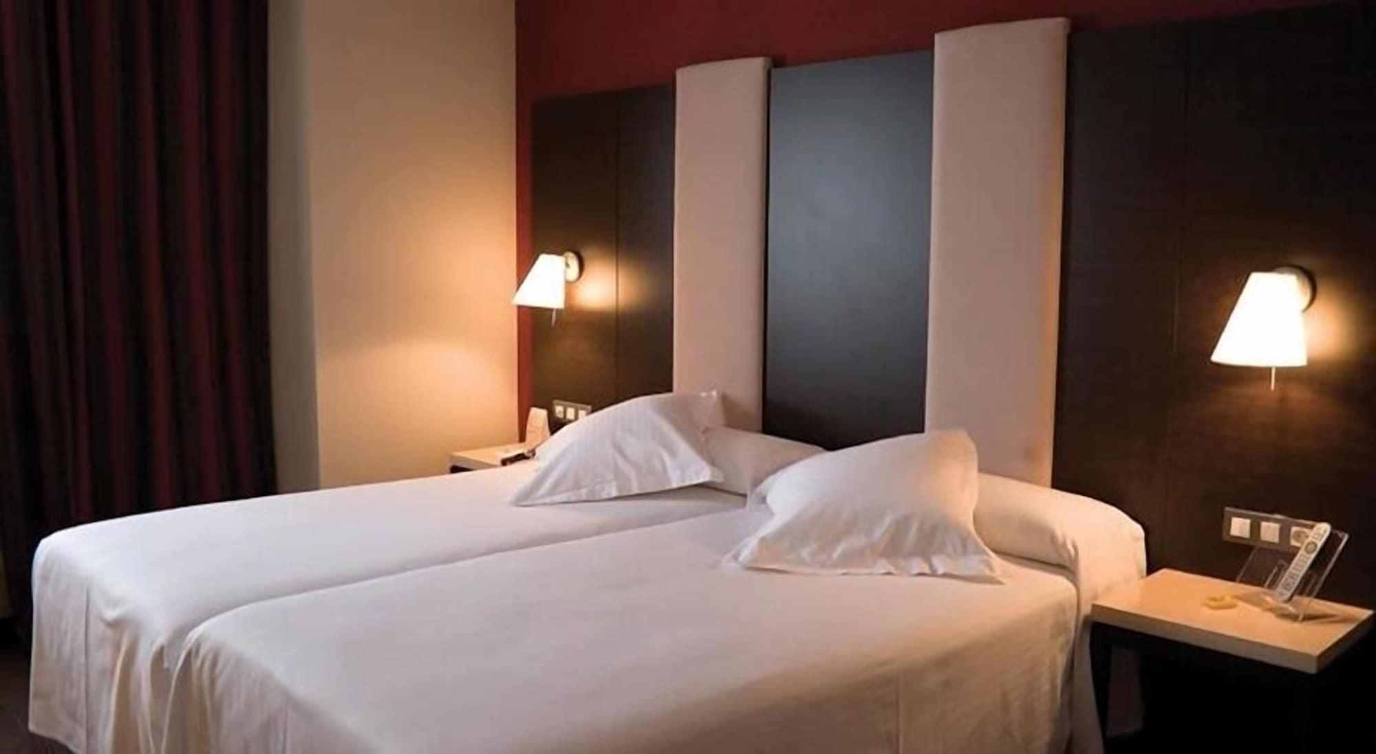 Azz Pamplona Norte Hotel Berriozar ภายนอก รูปภาพ