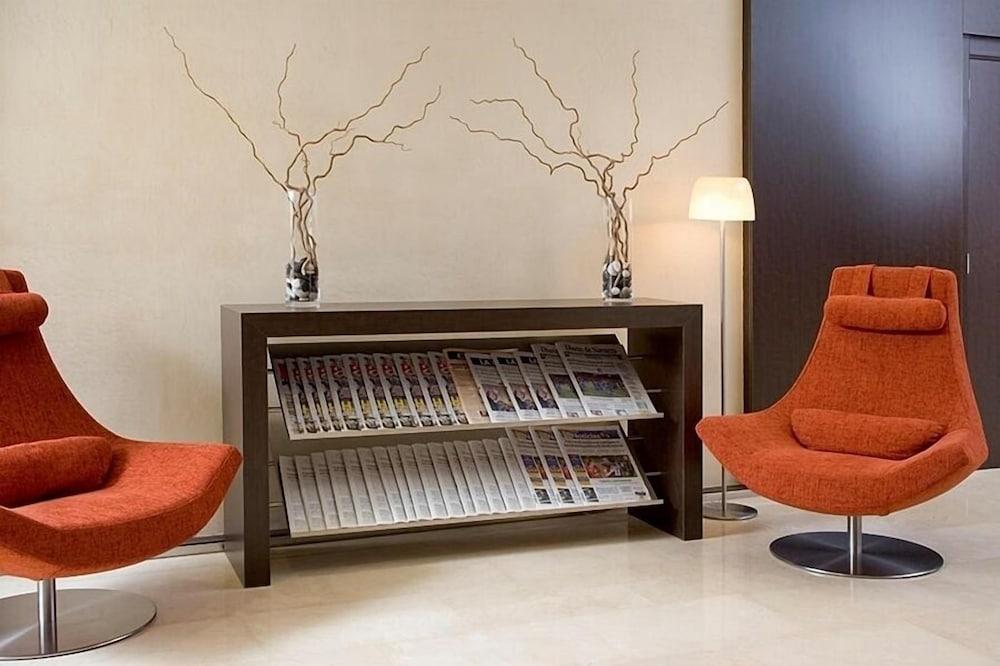 Azz Pamplona Norte Hotel Berriozar ภายนอก รูปภาพ