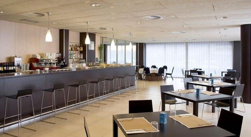 Azz Pamplona Norte Hotel Berriozar ภายนอก รูปภาพ