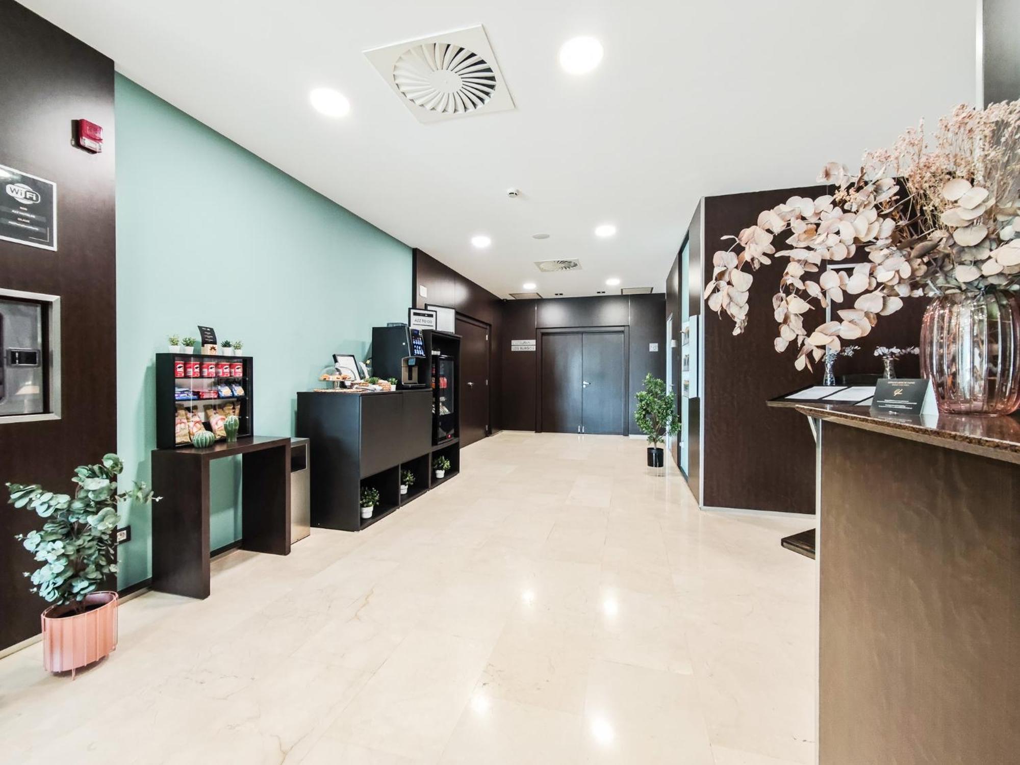 Azz Pamplona Norte Hotel Berriozar ภายนอก รูปภาพ