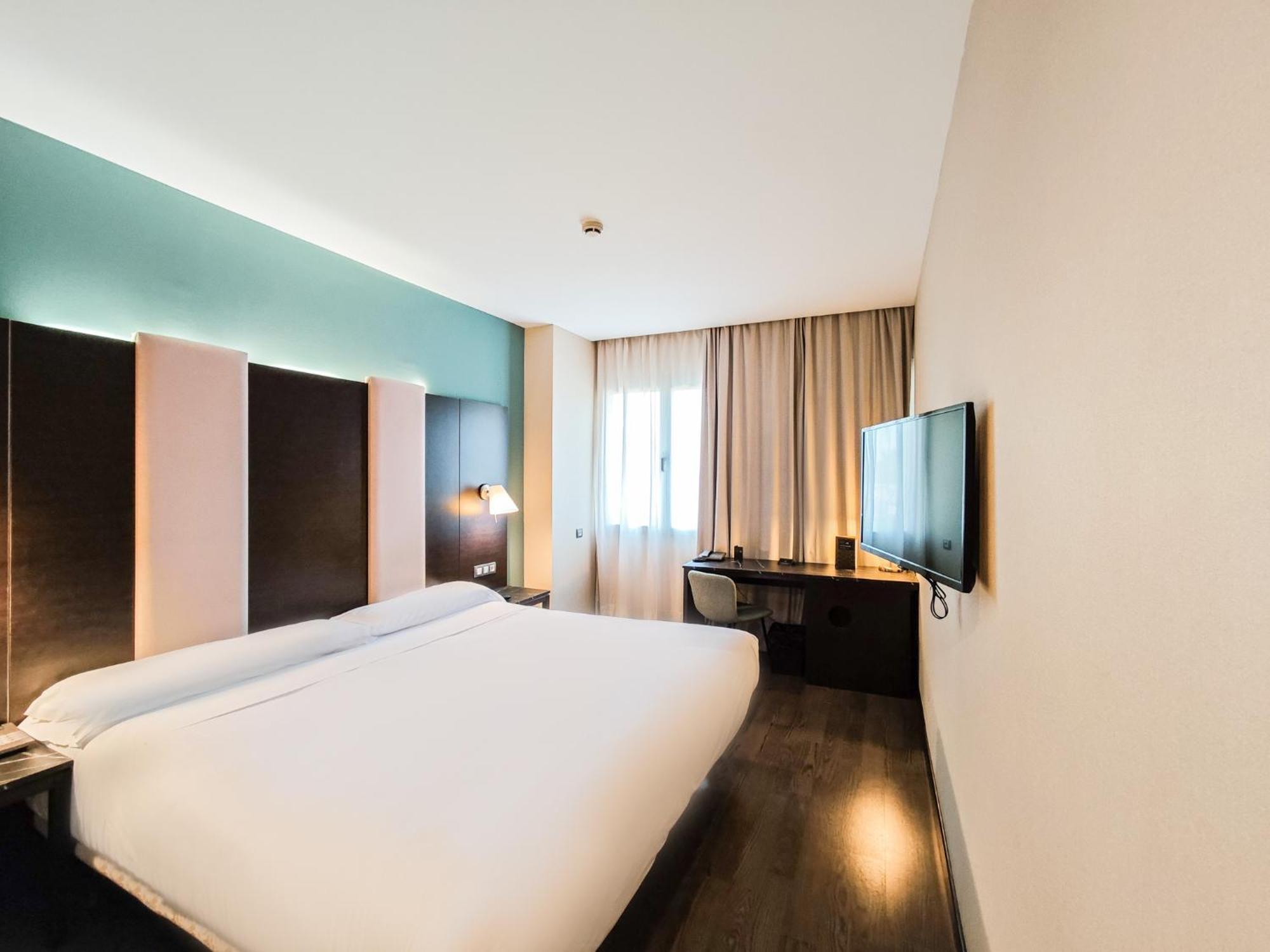 Azz Pamplona Norte Hotel Berriozar ภายนอก รูปภาพ