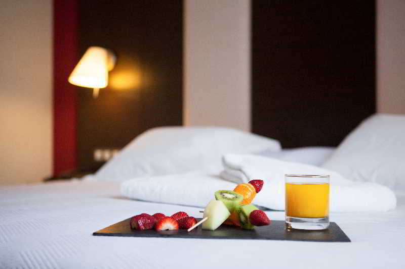 Azz Pamplona Norte Hotel Berriozar ภายนอก รูปภาพ